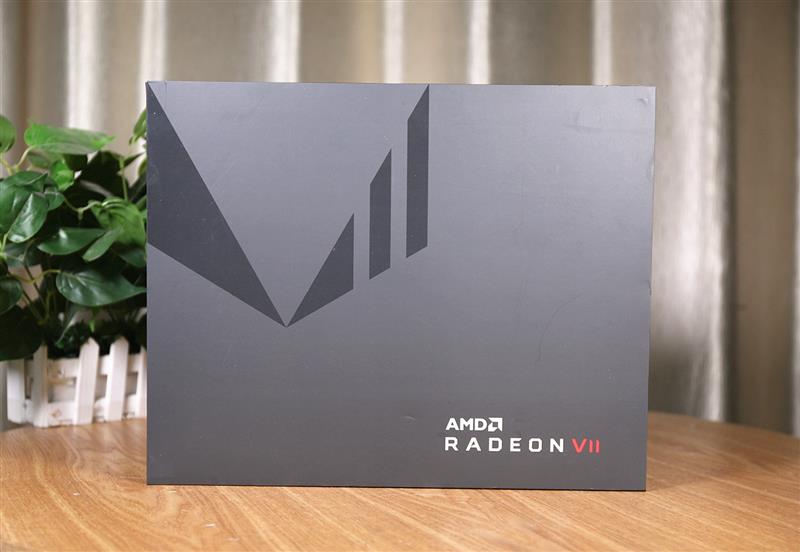 1TB/s恐怖带宽！全球首款7nm游戏显卡Radeon VII首发评测