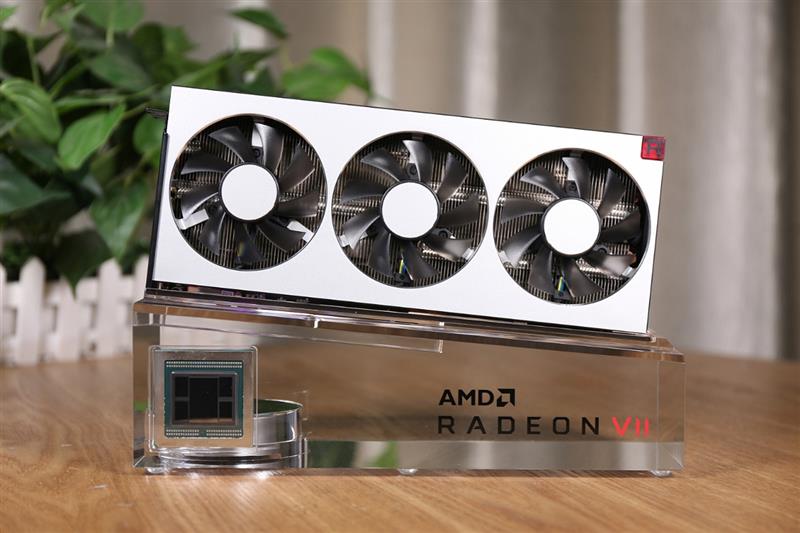 1TB/s恐怖带宽！全球首款7nm游戏显卡Radeon VII首发评测