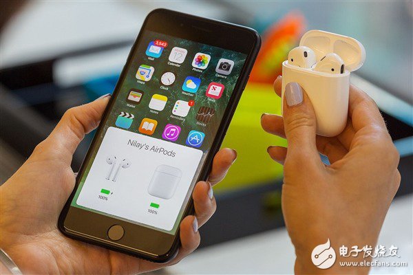 iPhone7必备神器Airpods昨日开售 耳机掉了还能单买