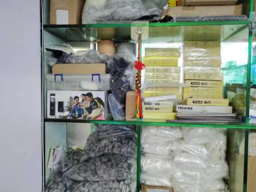 点击查看大图 深圳市福田区华强电子世界鸿鑫泰电子销售部实景