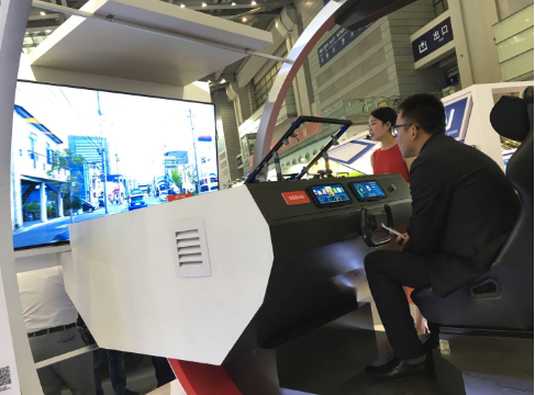 京瓷推出的未来驾驶舱使用了3D AR平视显示器 