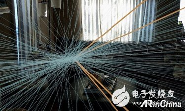 纽约时报App推出一款AR内容让读者可以从不同角度查粒子对撞过程