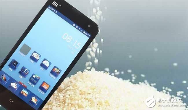 手机进了水之后用大米就可以吸干?不存在的!