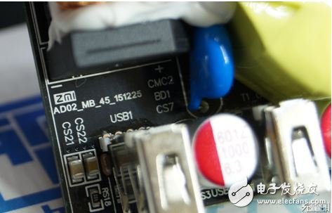 小米4口USB充电器完全可以替代原装充电器，售价69元