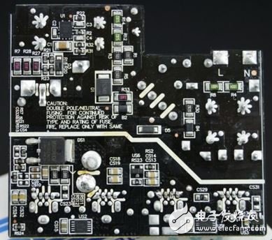 小米4口USB充电器完全可以替代原装充电器，售价69元