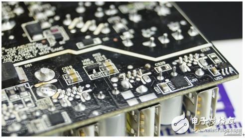 小米4口USB充电器完全可以替代原装充电器，售价69元