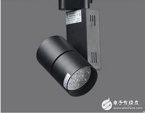 大功率LED作为照明光源具有体积小、耗电小、发热小、寿命长、响应速度快、安全低电压、耐候性好、方向性好等优点。 外罩可用PC管制作，耐高温达135度。，低温-45度