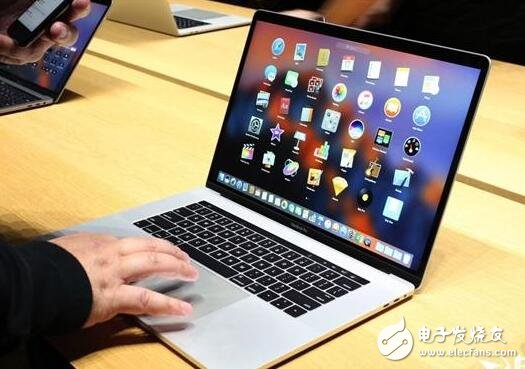 苹果新Macbook Pro真机图赏，好薄、好靓、好高端！