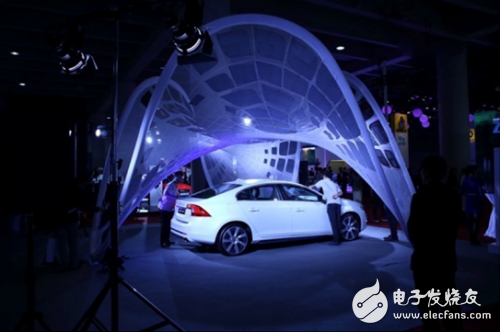 无“桩”时代：可随车携带的充电站 
