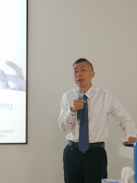 王建林结合AGV 产品在半导体制造业的应用实例，对AGV 的安全要点进行了分享。