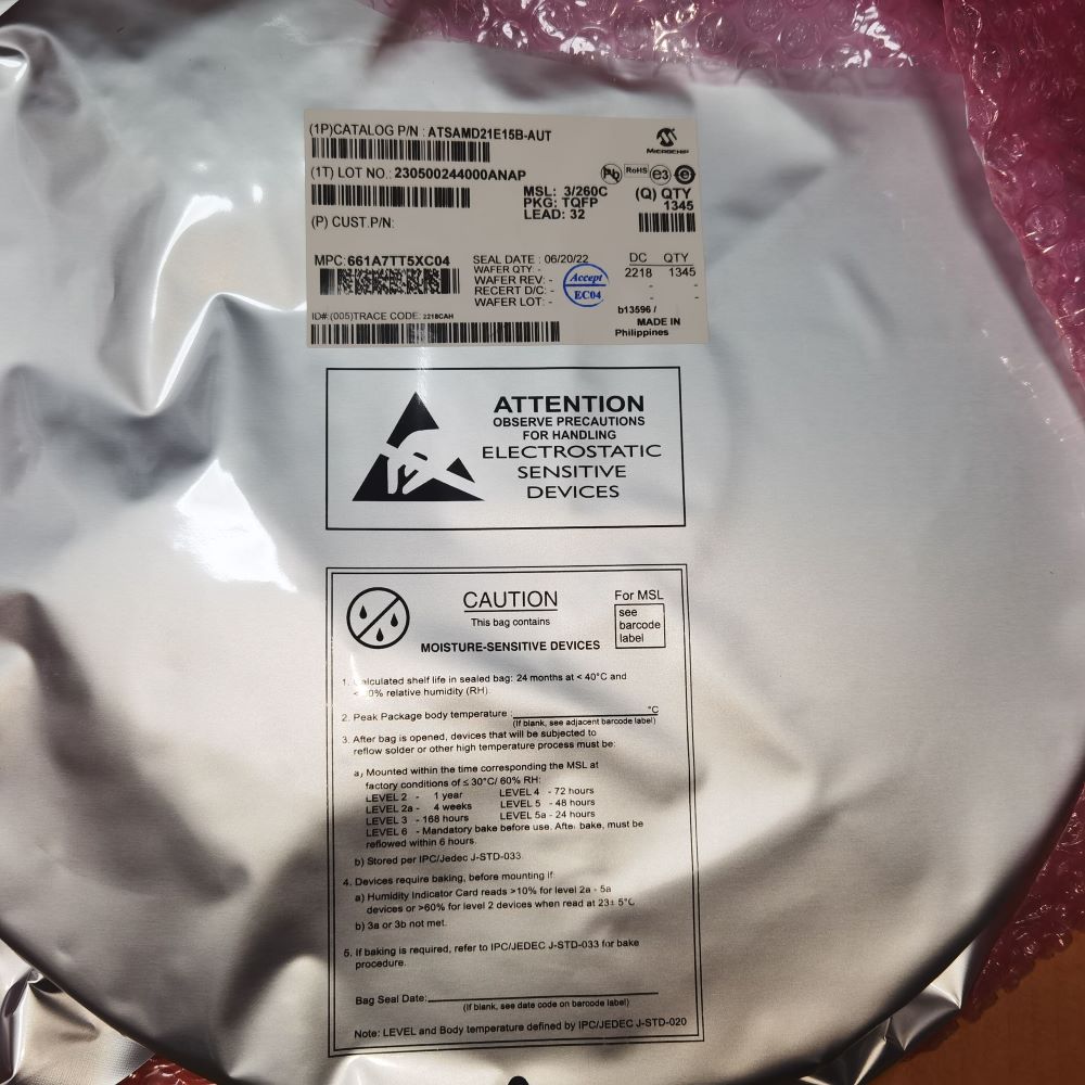ATSAMD21E15B-AUT-SMALL.jpg
