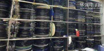 深圳市新亚洲电子市场美声星电子商行实景