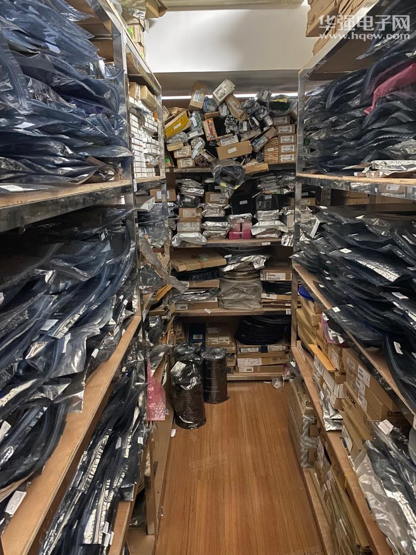 深圳市富芯拓展电子有限公司展示图3